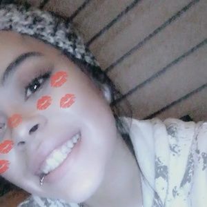 Meet your Posher, Lea